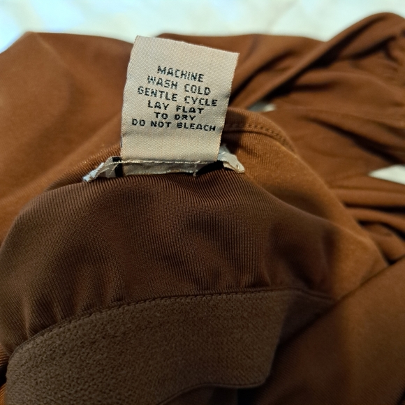 B.Y.B.B. by Susan Lawrence cowl neck halter style top. Size Xl - Picture 8 of 10